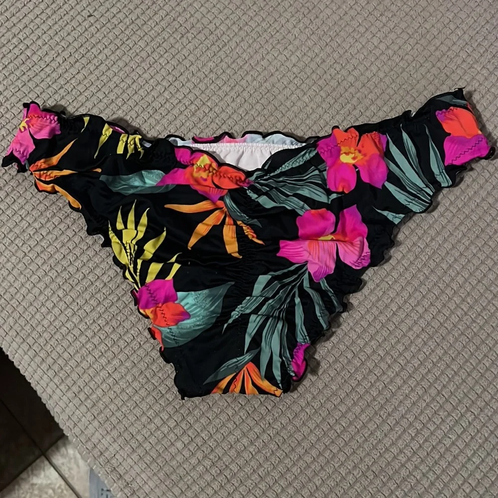 Shade & Shore 3 pieces swim bikini. Size S juniors - Picture 5 of 10